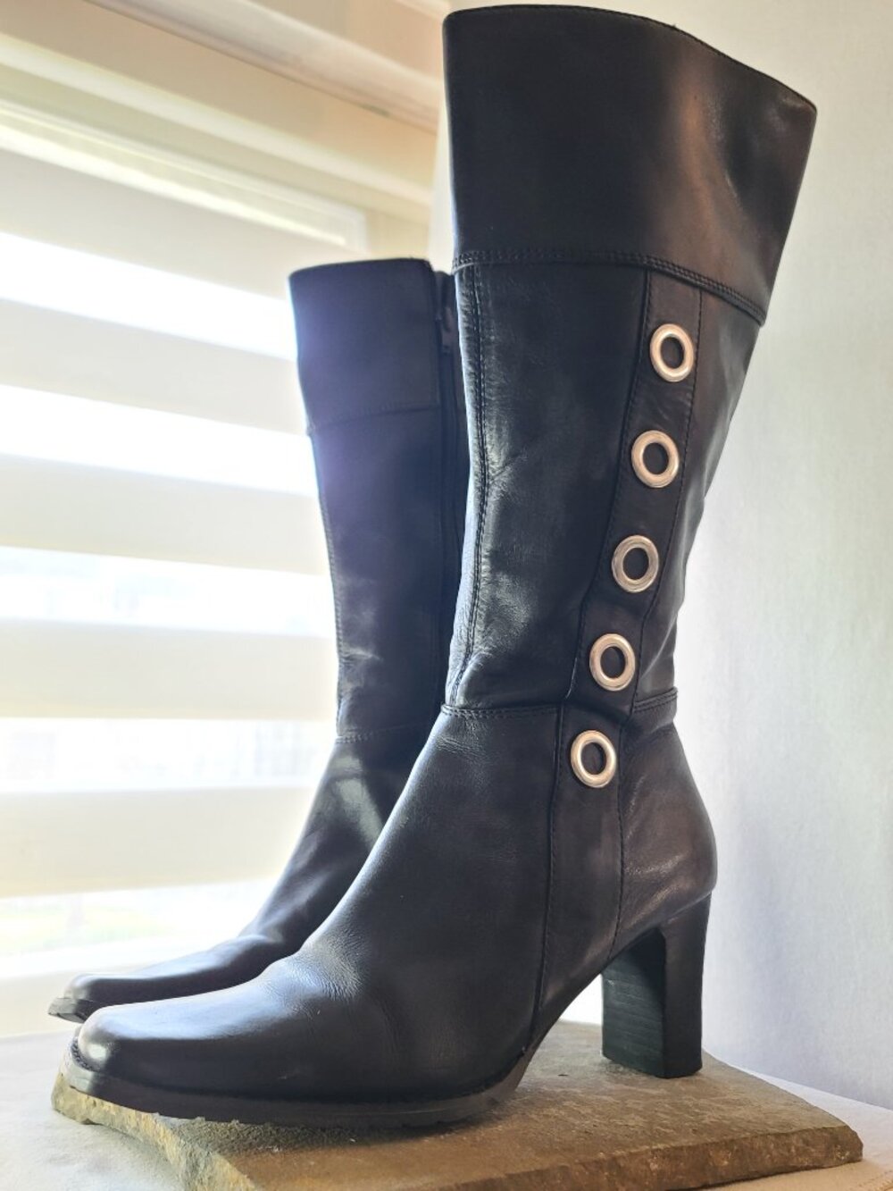 Vintage Gilded Metal Eyelet Genuine Leather Knee-High Boots - 6.5